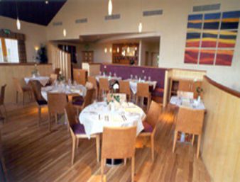 Ramada Hotel And Suites At Lough Allen Drumshanbo Restoran gambar